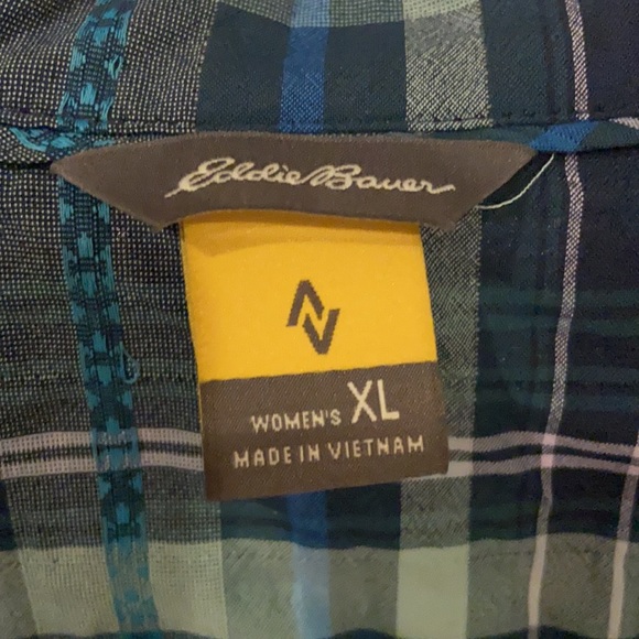 NWOT Women’s Eddie Bauer crinkle style blouse - Picture 2 of 3